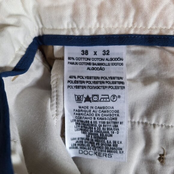 Dockers 38 x 32 NWT Tan - Picture 5 of 7
